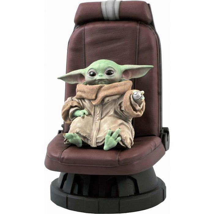 1/2 Star Wars: The Mandalorian/ The Child in Chair Statue