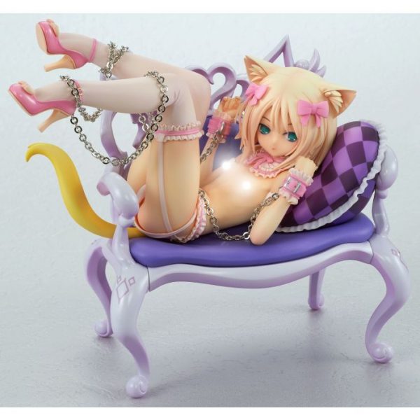 1/8 Planet of the Cats: Fluffy Cat and Chair PVC